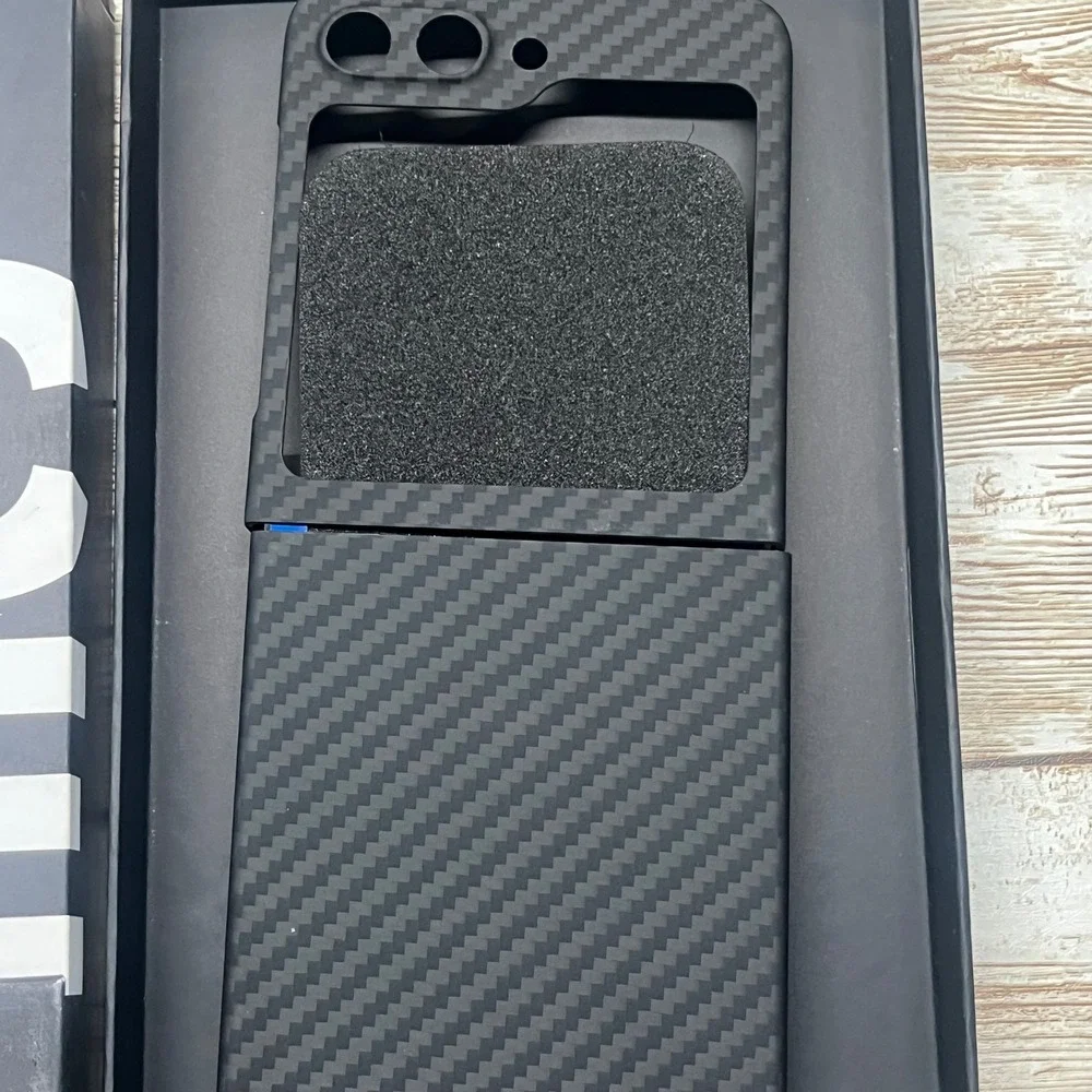 Latercase Galaxy Z Flip 5 Classic Phone Case Impossibly Thin New Open Box‎